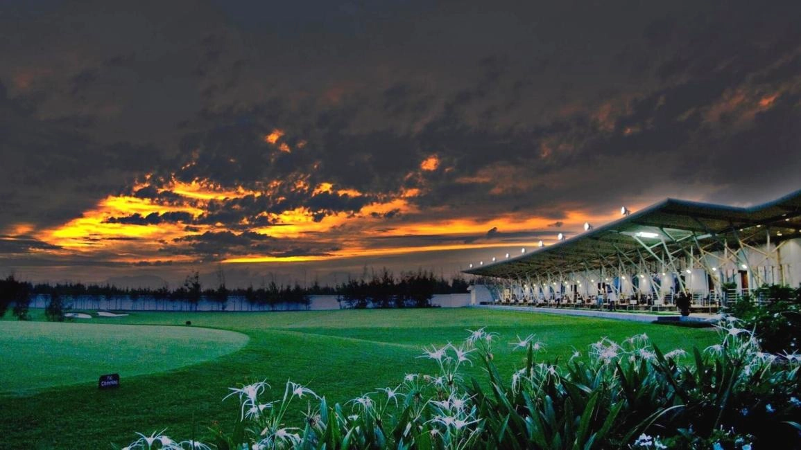 One Day Golf Tour to Montgomerie Links Golf Club from Da Nang